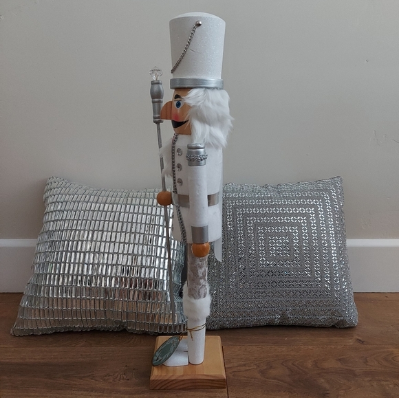TINSEL & FUR New 24" Glitter Nutcracker - Picture 4 of 9